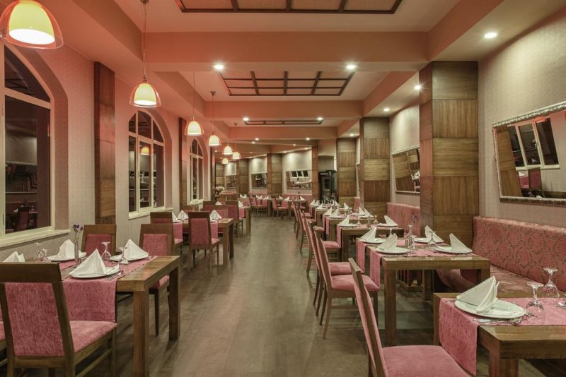 Club Mega Saray - Снимка 8