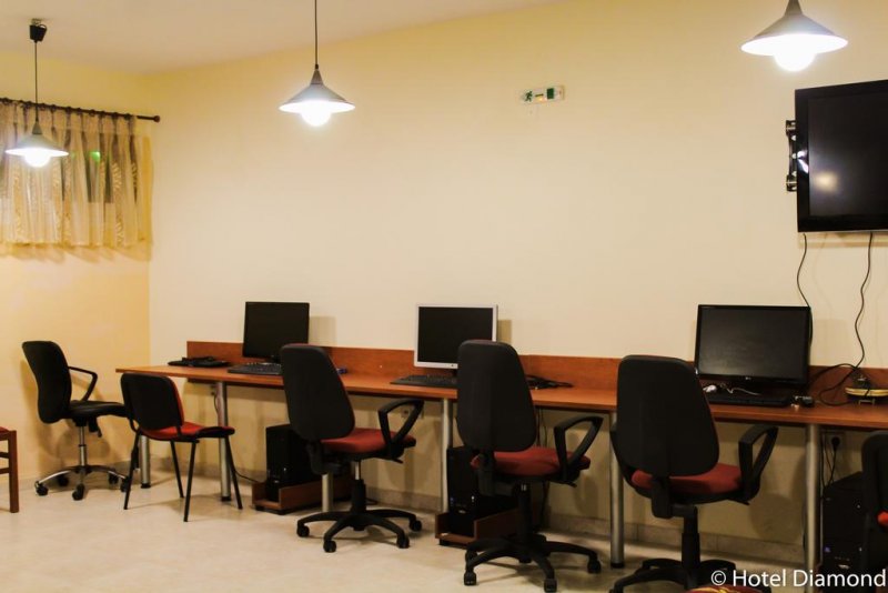 Diamond Hotel - Снимка 1