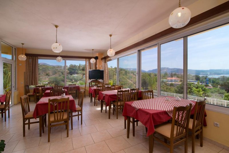 Diamond Hotel - Снимка 10