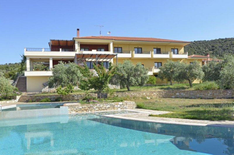 Moonbeam Hotel - Снимка 0