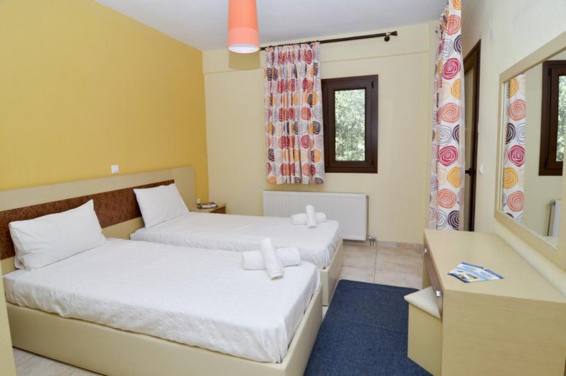 Moonbeam Hotel - Снимка 1