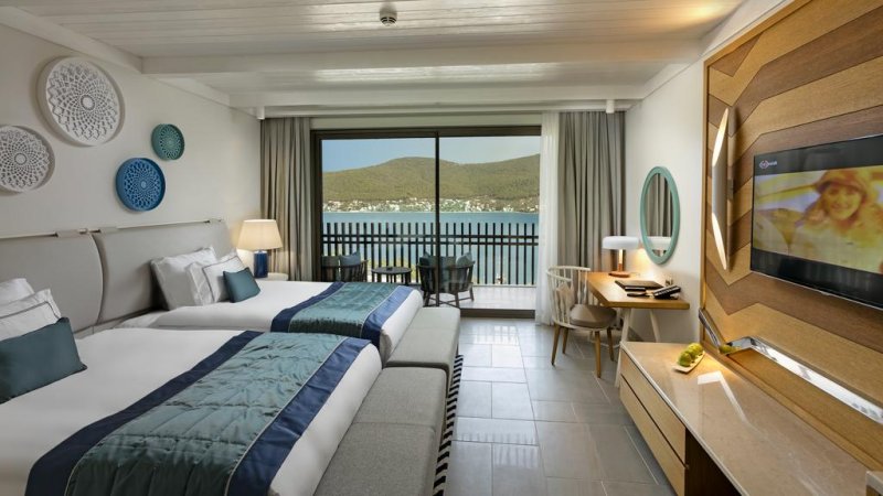Titanic Deluxe Bodrum - Снимка 1