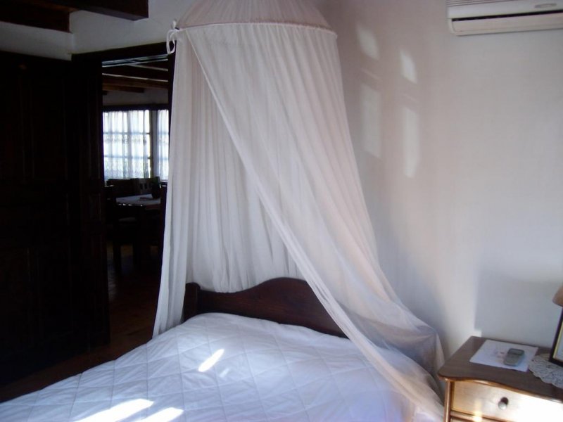 Аджи Генчовата къща с кладенеца - Снимка 9