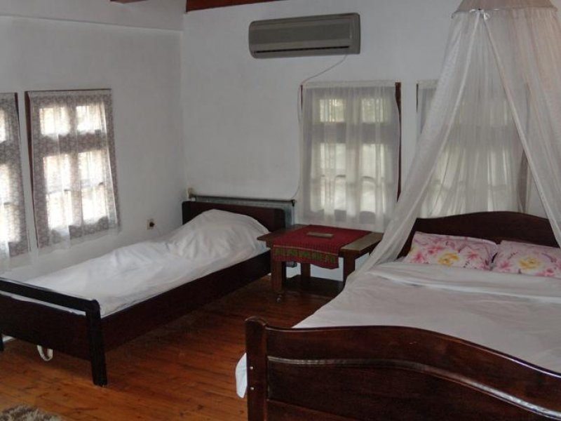 Аджи Генчовата къща с кладенеца - Снимка 1