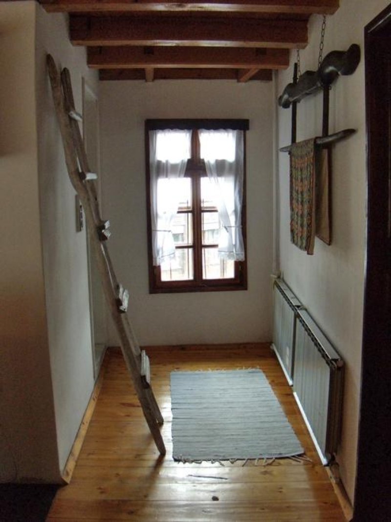 Аджи Генчовата къща с кладенеца - Снимка 11