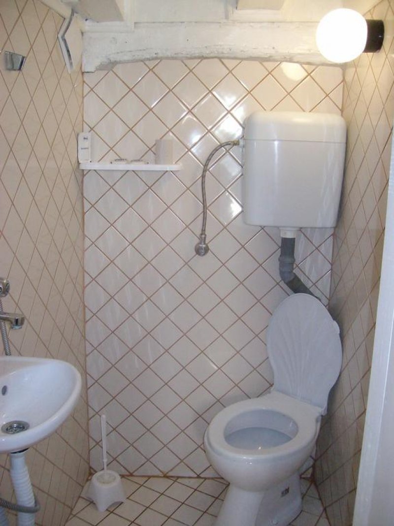 Аджи Генчовата къща с кладенеца - Снимка 5