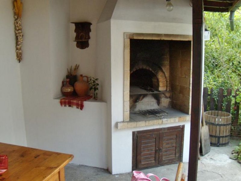 Аджи Генчовата къща с кладенеца - Снимка 9