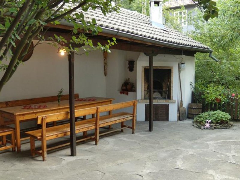 Аджи Генчовата къща с кладенеца - Снимка 7