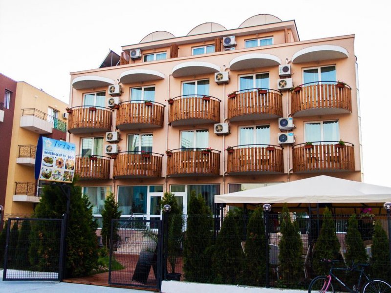 Семеен хотел Ивиан - Снимка 0