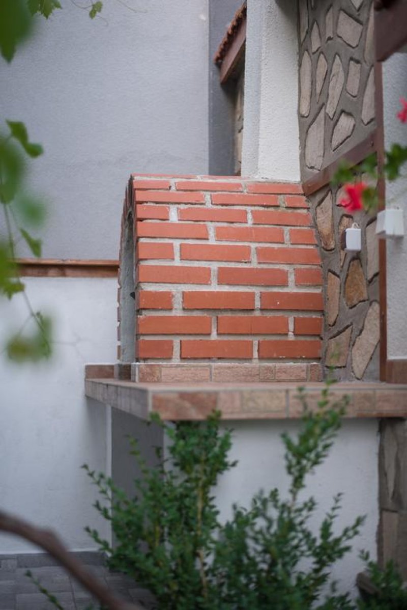 Къща за гости Джули - Снимка 5