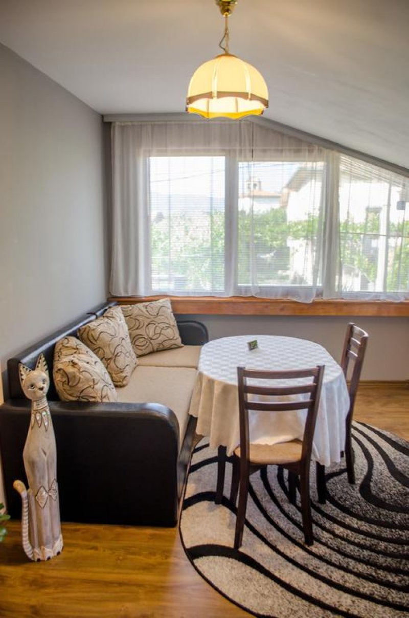 Къща за гости Джули - Снимка 11