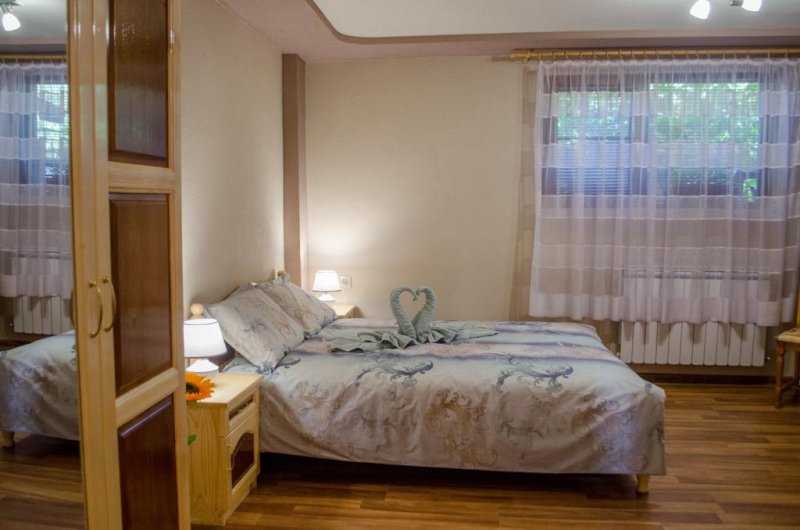 Къща за гости Джули - Снимка 7