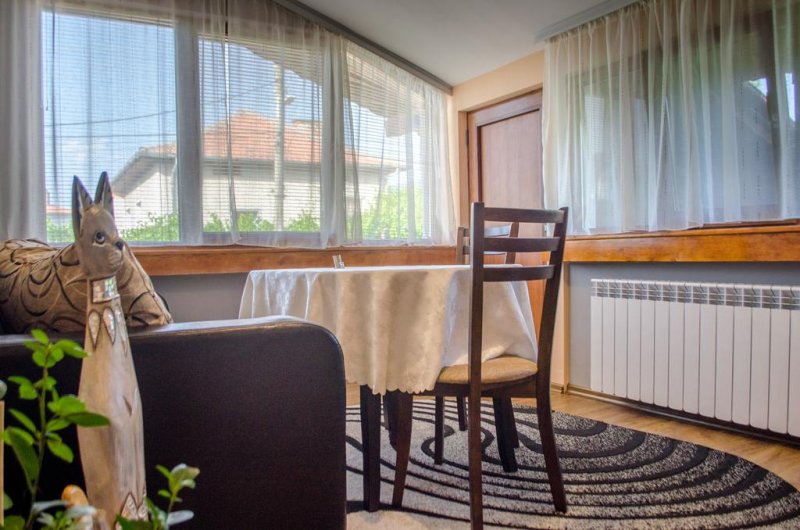 Къща за гости Джули - Снимка 9