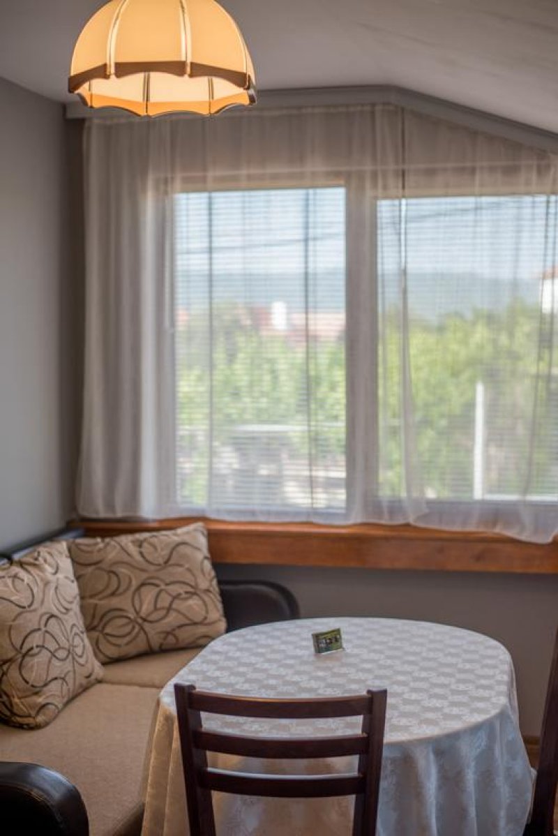 Къща за гости Джули - Снимка 8