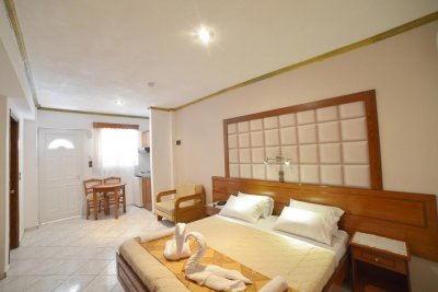 Angelina Hotel & Apartments - Снимка 1