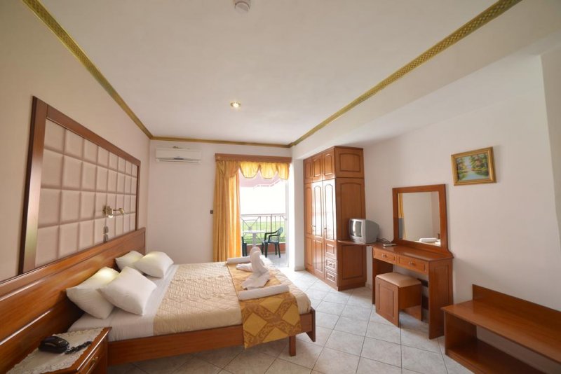 Angelina Hotel & Apartments - Снимка 2