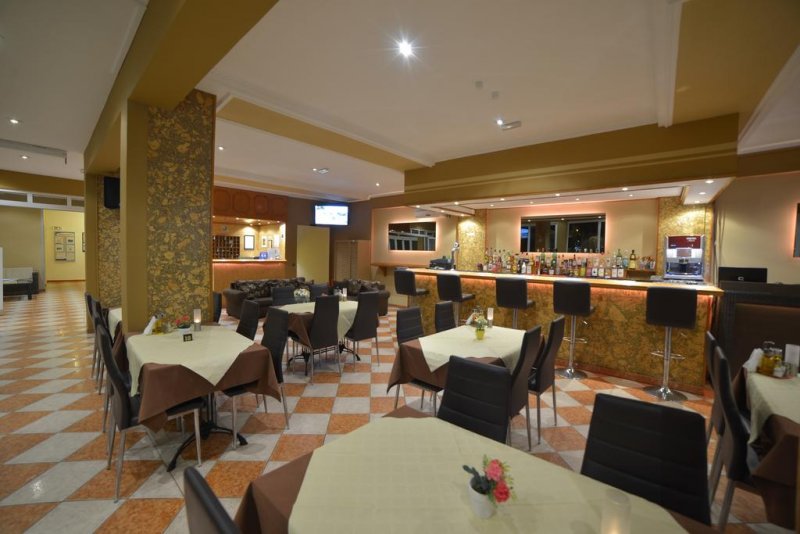 Angelina Hotel & Apartments - Снимка 3