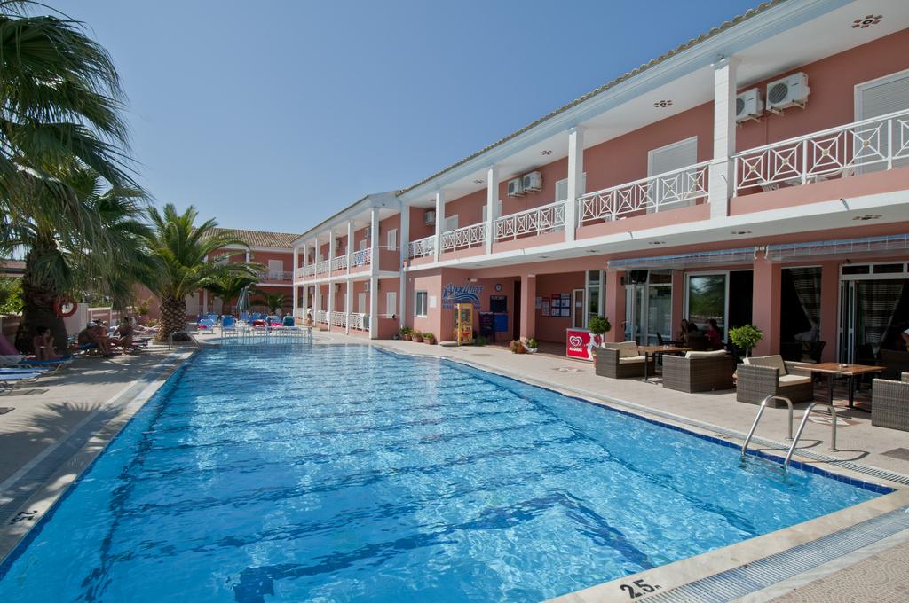 Тризвездна почивка през юни на 250 метра от плажа в Сидари, Корфу – Нощувка в студио с изхранване по избор + басейн от хотел Angelina Hotel *** - Снимка 