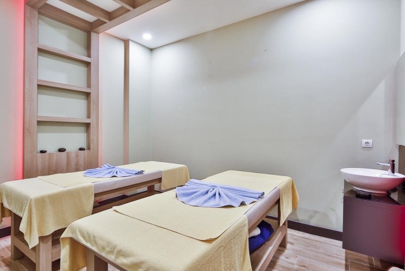 Throne Seagate Belek Hotel - Снимка 3