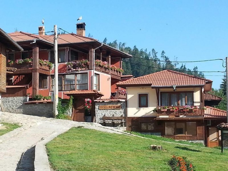 Къща за гости Денис - Снимка 0