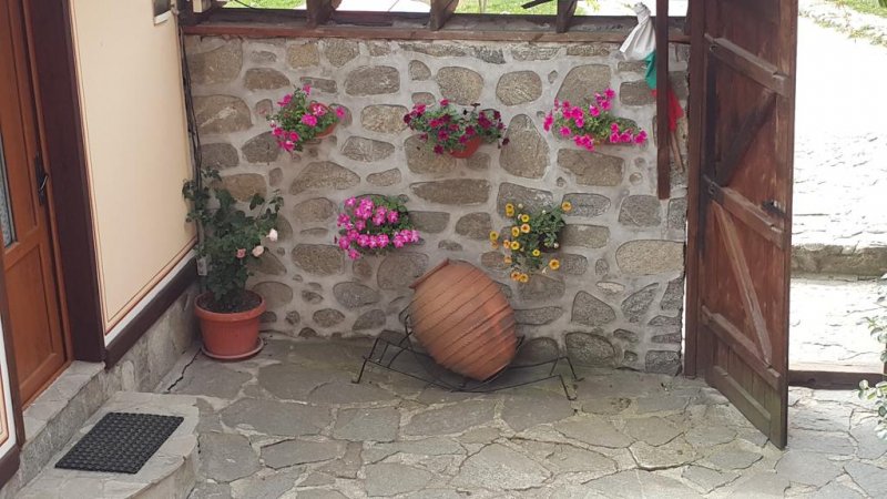 Къща за гости Денис - Снимка 11