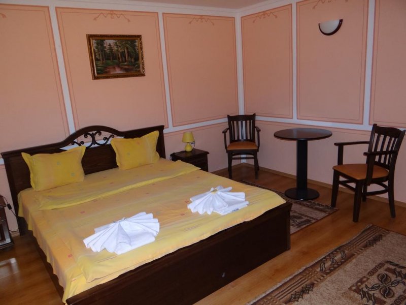 Къща за гости Денис - Снимка 1