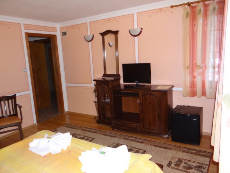 Къща за гости Денис - Снимка 10