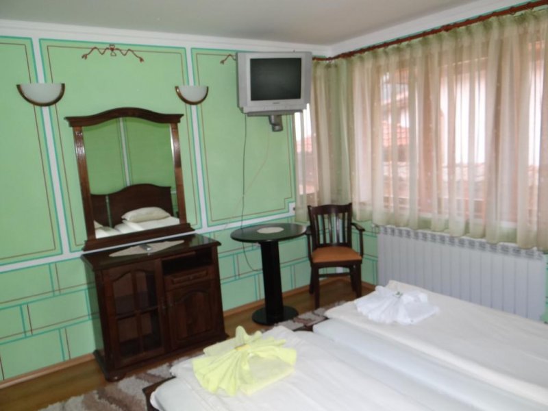 Къща за гости Денис - Снимка 4