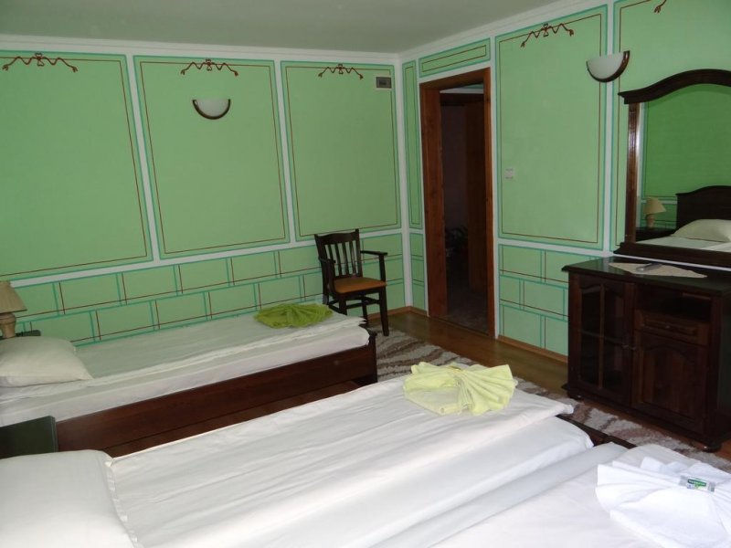 Къща за гости Денис - Снимка 10