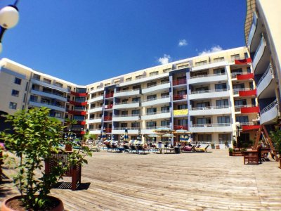 Апартамент Централ Плаза - Снимка 1