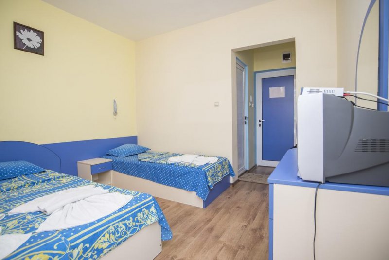 Семеен хотел Равда - Снимка 1