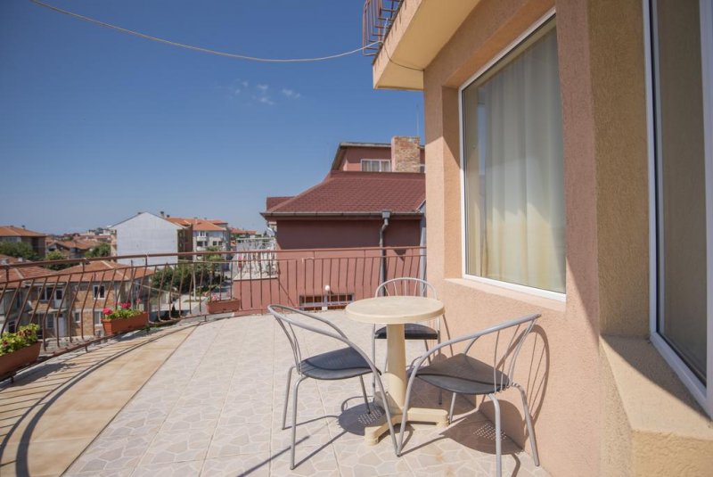 Семеен хотел Равда - Снимка 2