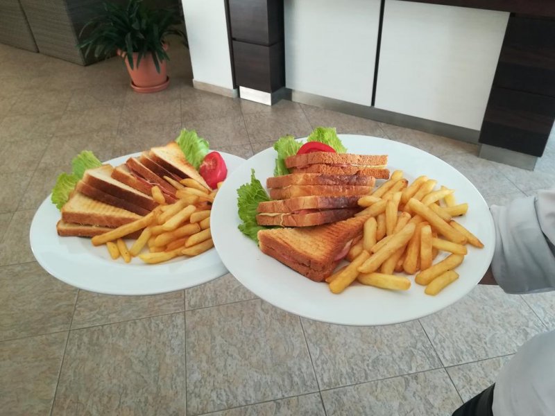 Хотел Глициния - Снимка 1