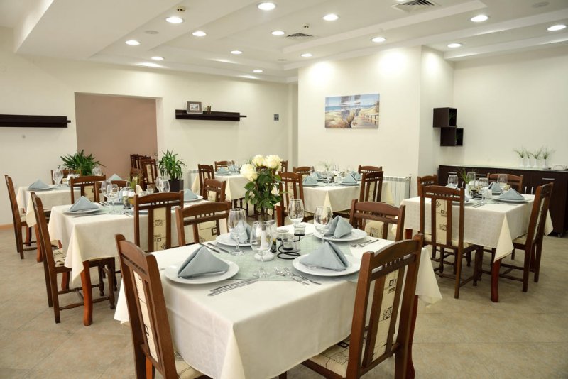 Хотел Глициния - Снимка 9