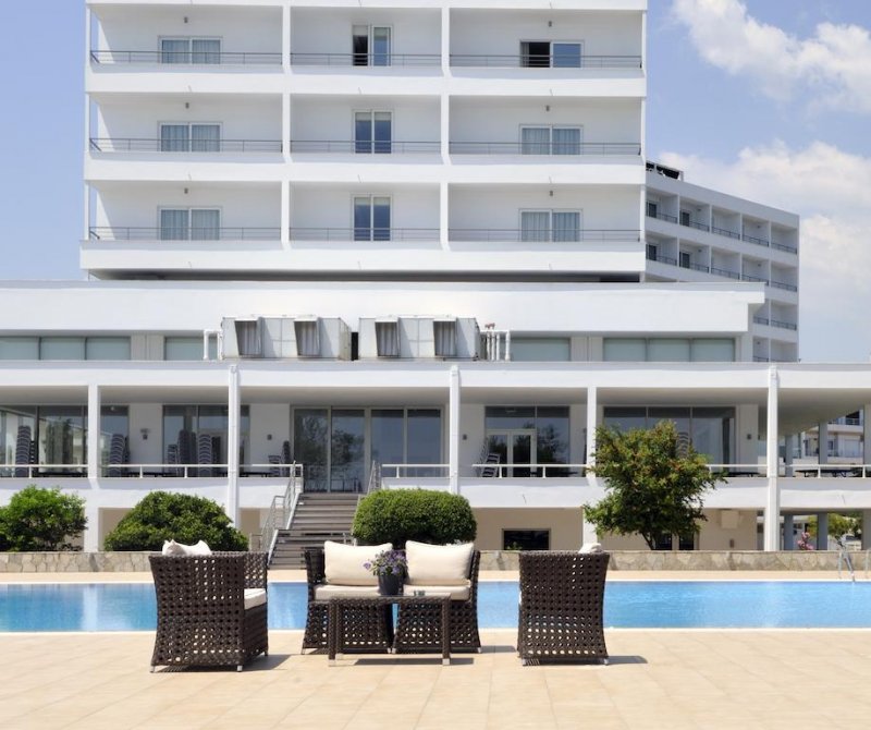 Lucy Hotel - Снимка 2