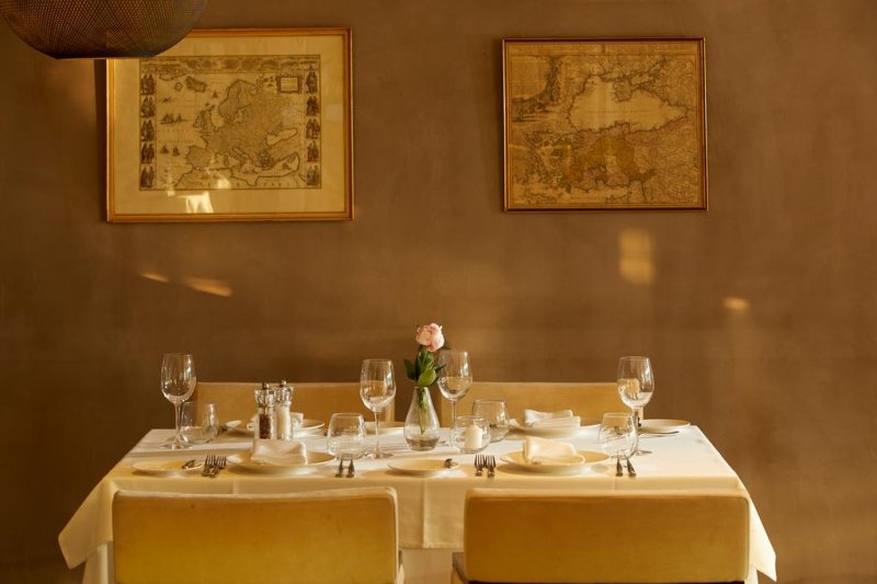 Lucy Hotel - Снимка 1