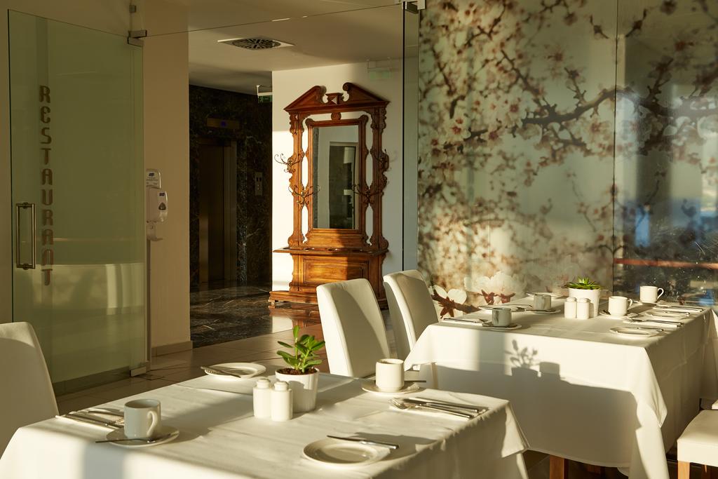 През Септември: 3 нощувки със закуски и вечери в хотел Lucy 5*, Кавала, Гърция! - Снимка 12