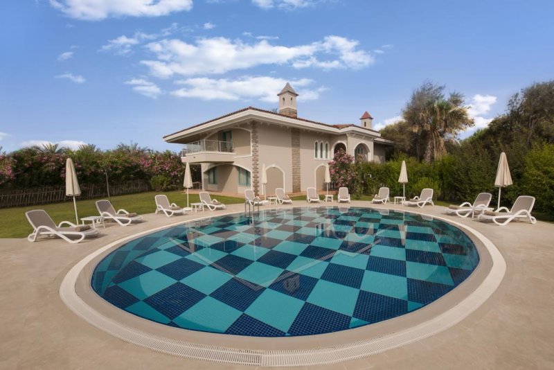 Sirene Belek Golf & Wellness Hotel - Снимка 1