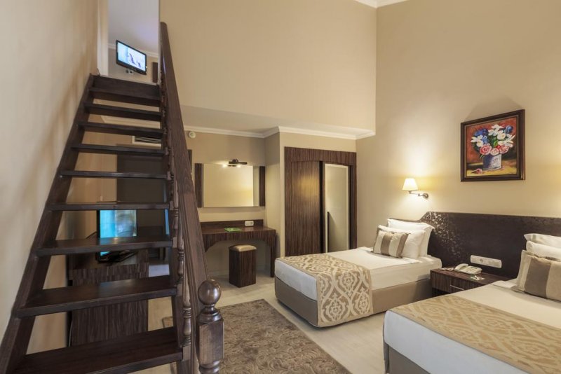 Club Hotel Turan Prince World - Снимка 2
