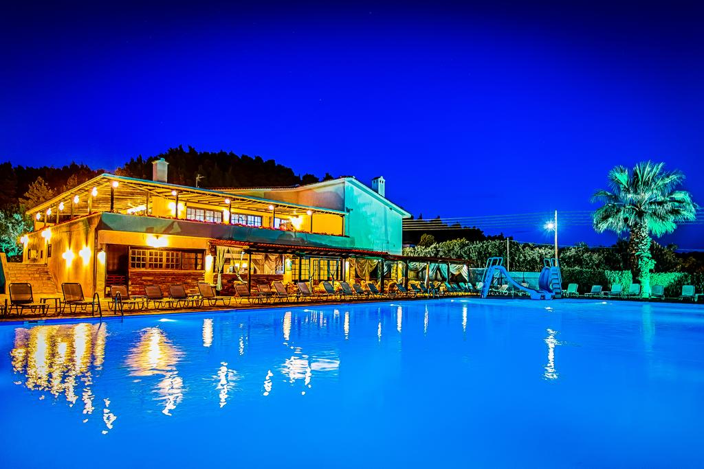 През Септември: 3 нощувки, All Inclusive в хотел Bellagio 3*, Халкидики, Гърция! - Снимка 