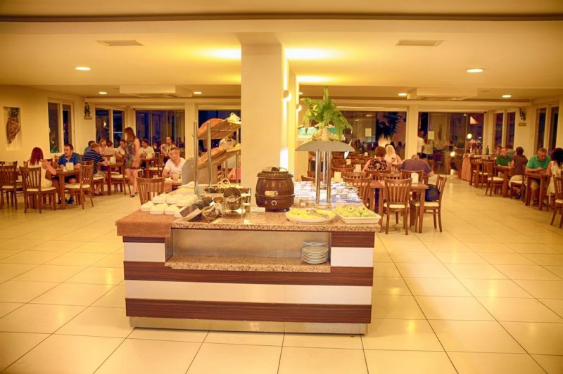 Club Shark Hotel - Снимка 5