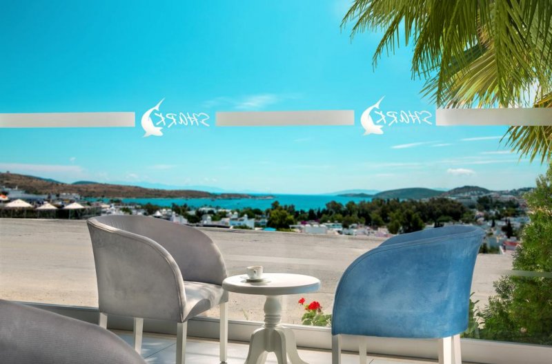 Club Shark Hotel - Снимка 3