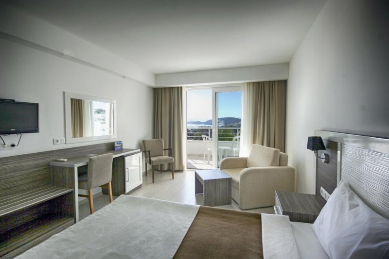 Club Shark Hotel - Снимка 8