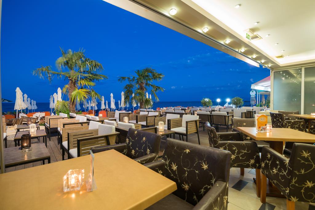 През Август: 3 нощувки със закуски в хотел Panorama 3*, Паралия Катерини, Гърция! - Снимка 