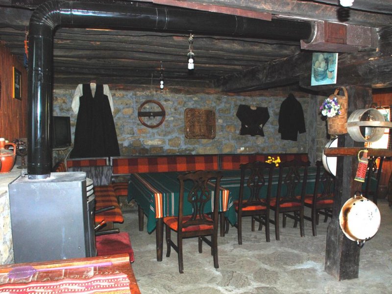 Къща за Гости Четирите Бора - Снимка 4