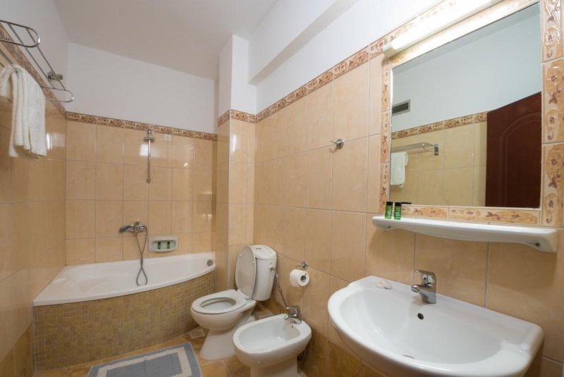 Sunset Hotel - Снимка 1