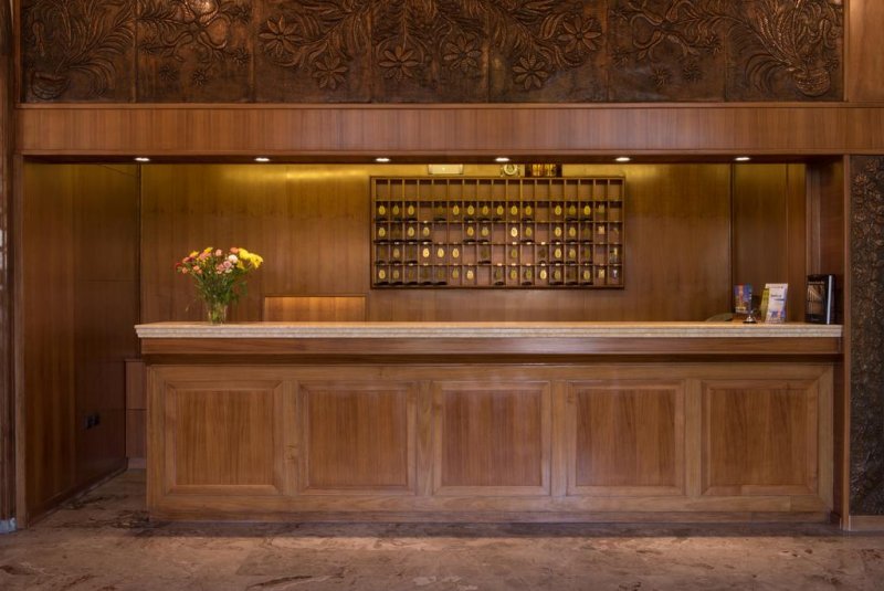 Sunset Hotel - Снимка 1