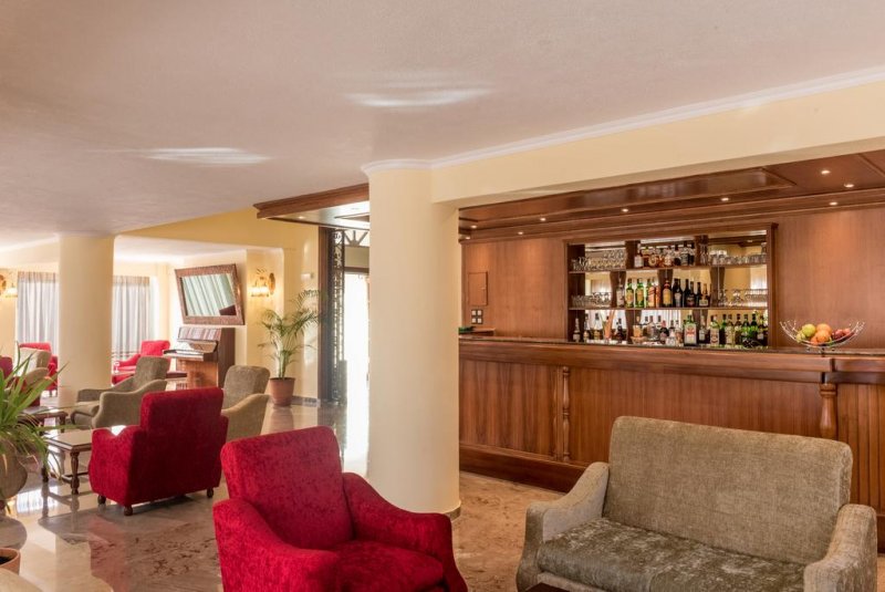 Sunset Hotel - Снимка 1