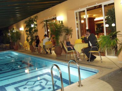 Hotel Platon Beach - Снимка 1