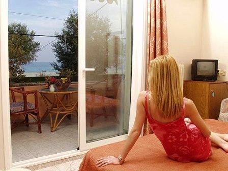 3 нощувки със закуски и вечери в хотел Platon Beach 2*, Олимпийска ривиера, Гърция през Август! - Снимка 11